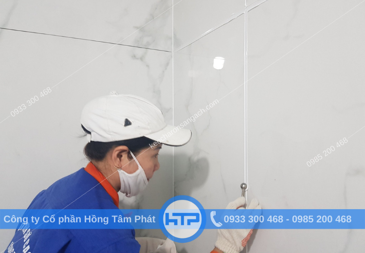 Năng lực thi công chà ron toilet chống thấm